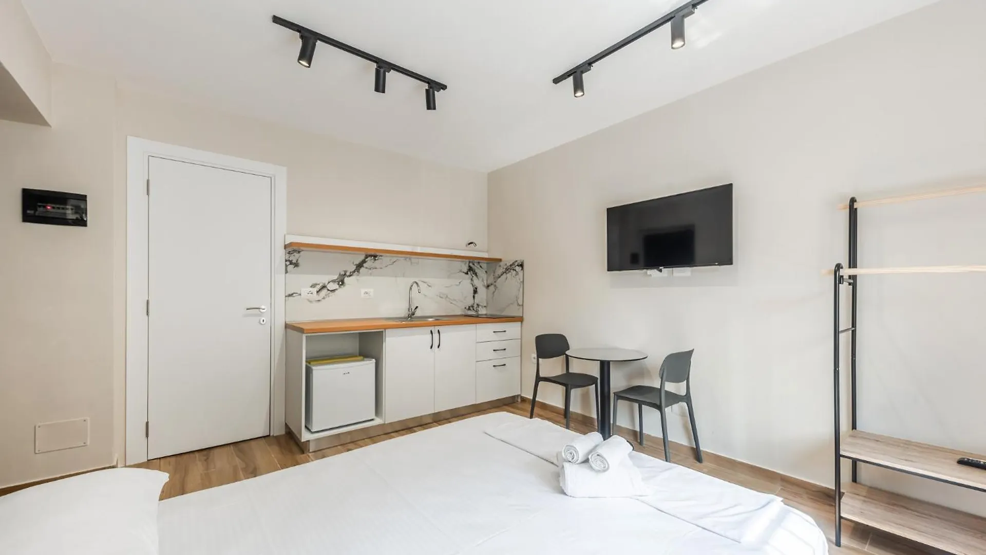 Lucas Central Stylish Studio Tirana Apartment